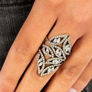 Elegant Gold and Silver Leaf Design Ring